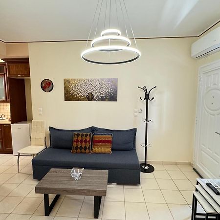 Petit House Under The Rocks Apartment Kalambaka Bagian luar foto